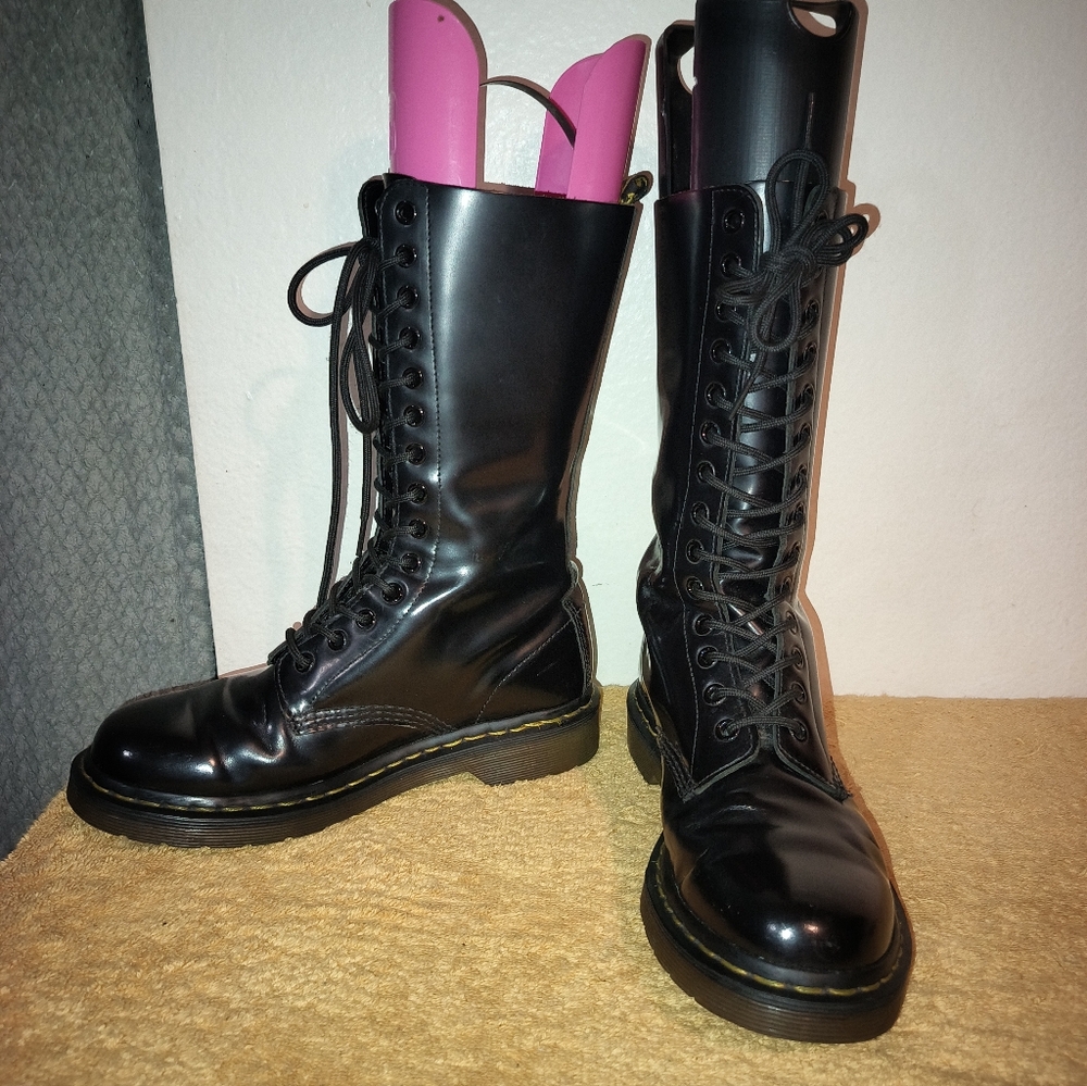 Dr. Martens 11856 Boots 14 Eye Eyelets High Tall Lace Up Boots Sz USL7 5UK